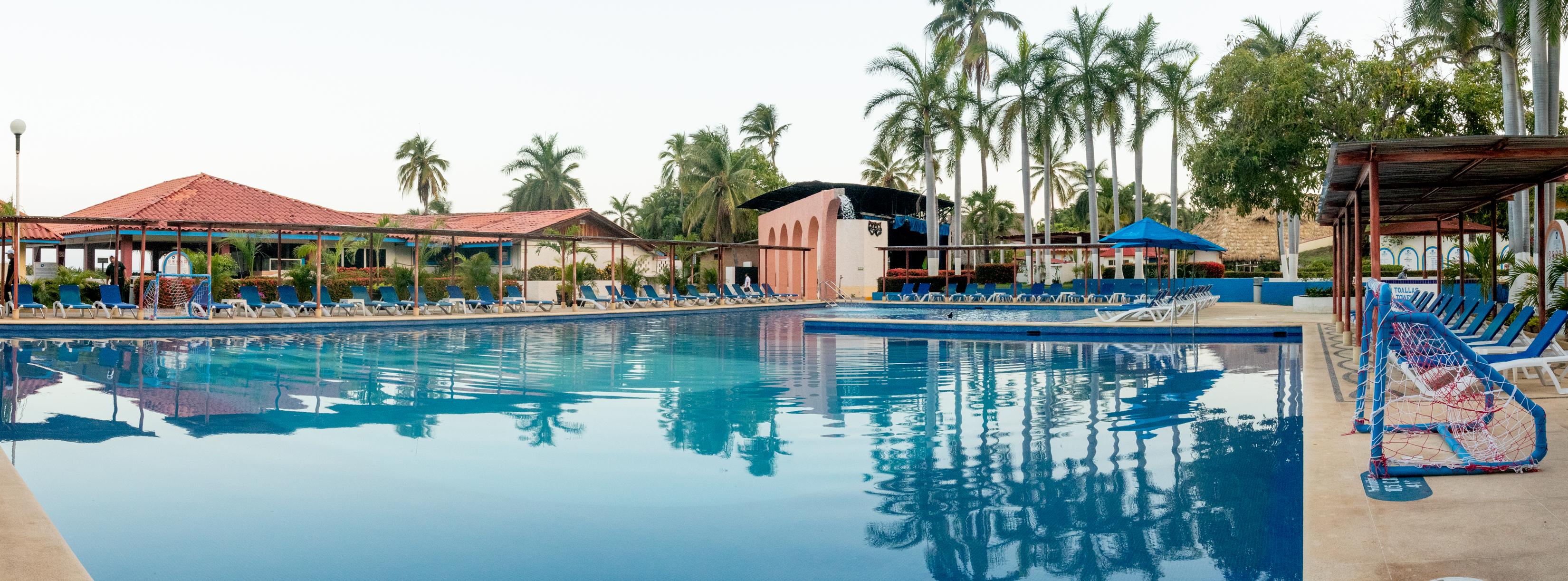 Qualton Club Ixtapa All Inclusive Exterior photo